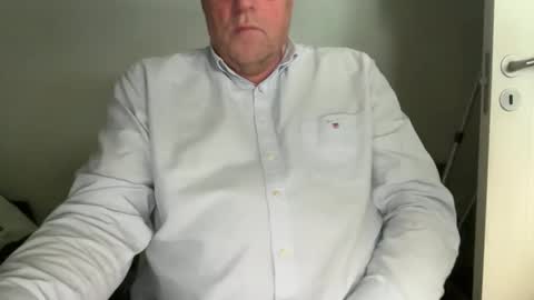 Snapshot of iaws61 chatting on December 18, 2025, 1:39 pm iaws61 online show from December 18, 2025, 1:39 pm