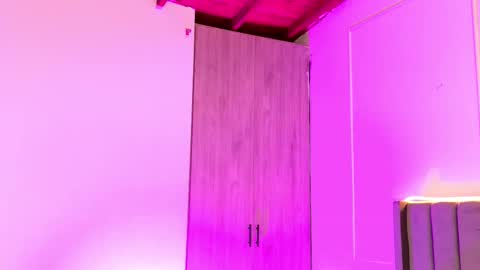 Crystall online show from March 23, 2026, 2:59 am