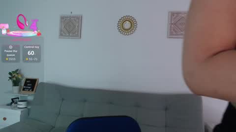 Snapshot of ice_y_abigail chatting on November 9, 2025, 11:03 pm ice_y_abigail online show from November 9, 2025, 11:03 pm