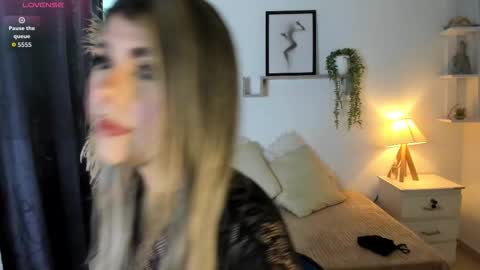 Snapshot of ice_y_abigail chatting on November 30, 2025, 11:58 am ice_y_abigail online show from November 30, 2025, 11:58 am