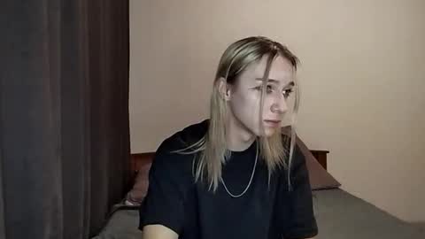 Snapshot of icebenz chatting on November 18, 2025, 1:04 pm Jade online show from November 18, 2025, 1:04 pm