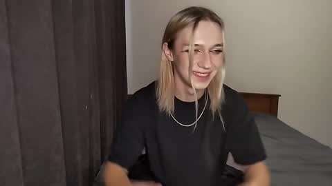 Snapshot of icebenz chatting on November 20, 2025, 12:49 pm Jade online show from November 20, 2025, 12:49 pm