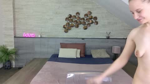 Ice Blue online show from March 23, 2026, 8:46 pm