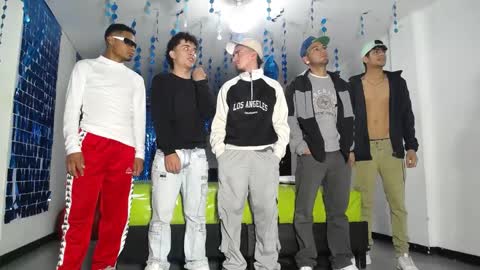 THOMAS AND DAMIAND online show from February 15, 2025, 12:54 pm