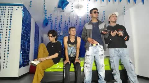 THOMAS AND DAMIAND online show from February 25, 2025, 12:55 pm