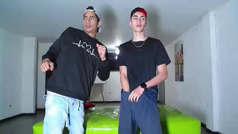 THOMAS AND DAMIAND online show from October 16, 2025, 1:12 pm