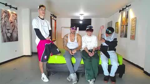 THOMAS AND DAMIAND online show from November 29, 2025, 12:19 pm