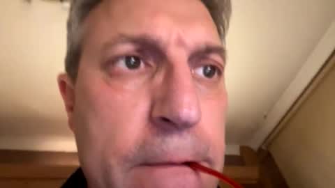 Snapshot of icums4u chatting on October 7, 2025, 9:34 pm icums4u online show from October 7, 2025, 9:34 pm