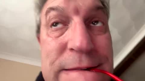 Snapshot of icums4u chatting on October 23, 2025, 3:33 pm icums4u online show from October 23, 2025, 3:33 pm