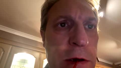 Snapshot of icums4u chatting on November 26, 2025, 7:37 pm icums4u online show from November 26, 2025, 7:37 pm