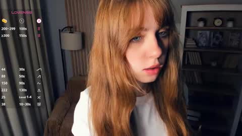 Snapshot of icyhoneybite chatting on October 17, 2025, 9:12 am Jane online show from October 17, 2025, 9:12 am