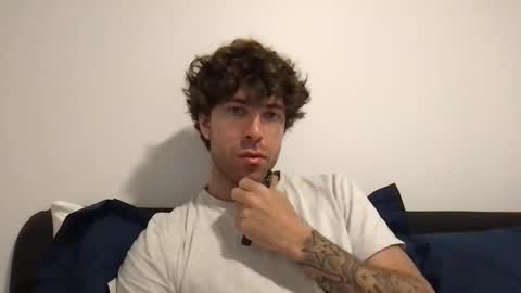 Snapshot of icyninesix chatting on December 17, 2025, 11:27 am icyninesix online show from December 17, 2025, 11:27 am