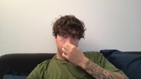 Snapshot of icyninesix chatting on December 18, 2025, 9:26 am icyninesix online show from December 18, 2025, 9:26 am