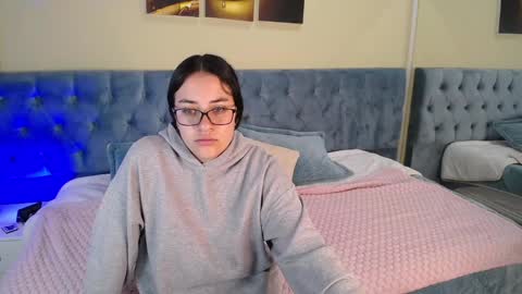 Icy online show from December 28, 2024, 11:19 am