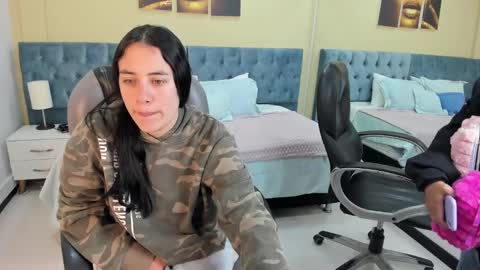 Icy online show from February 1, 2025, 11:32 am