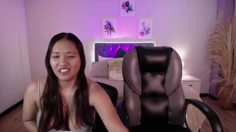 Icy online show from December 15, 2025, 1:04 pm