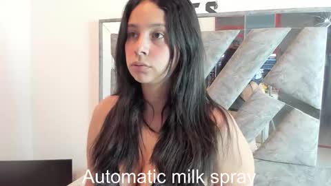 Snapshot of idarazanin24 chatting on December 22, 2025, 11:29 am Idara Zanin online show from December 22, 2025, 11:29 am