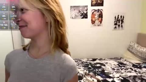 Snapshot of idellwold chatting on June 22, 2026, 7:22 pm Sarah online show from June 22, 2026, 7:22 pm