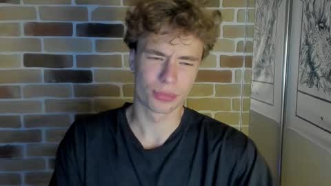 Snapshot of idkiww chatting on September 8, 2025, 7:35 pm yo online show from September 8, 2025, 7:35 pm