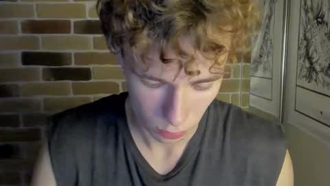 Snapshot of idkiww chatting on September 15, 2025, 7:36 pm yo online show from September 15, 2025, 7:36 pm