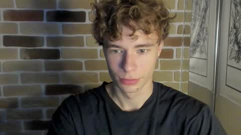 Snapshot of idkiww chatting on September 17, 2025, 7:37 pm yo online show from September 17, 2025, 7:37 pm