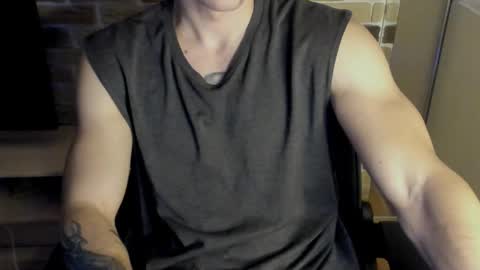 Snapshot of idkiww chatting on November 14, 2025, 7:45 pm yo online show from November 14, 2025, 7:45 pm