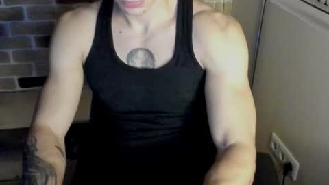 Snapshot of idkiww chatting on November 17, 2025, 7:08 pm yo online show from November 17, 2025, 7:08 pm