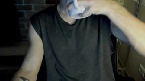 Snapshot of idkiww chatting on November 23, 2025, 8:19 pm yo online show from November 23, 2025, 8:19 pm