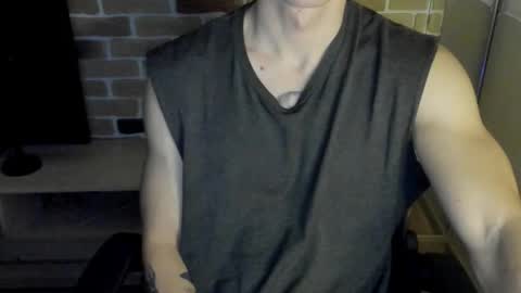 Snapshot of idkiww chatting on November 27, 2025, 8:44 pm yo online show from November 27, 2025, 8:44 pm