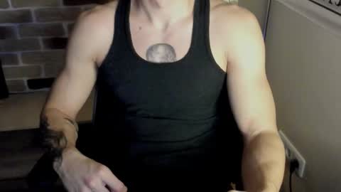 Snapshot of idkiww chatting on December 4, 2025, 9:45 pm yo online show from December 4, 2025, 9:45 pm