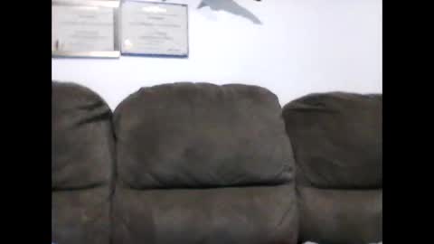 idkwhyidothis348732 online show from March 7, 2025, 11:40 am