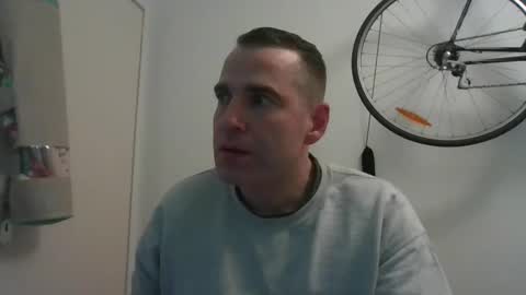 idontknowwhy1 online show from January 31, 2025, 1:01 am