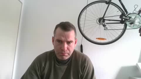 idontknowwhy1 online show from February 16, 2025, 9:59 am