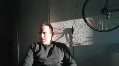 idontknowwhy1 online show from November 19, 2025, 7:30 am