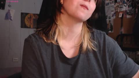 Snapshot of idontknowwhyjojo chatting on April 29, 2026, 2:26 am Saya online show from April 29, 2026, 2:26 am