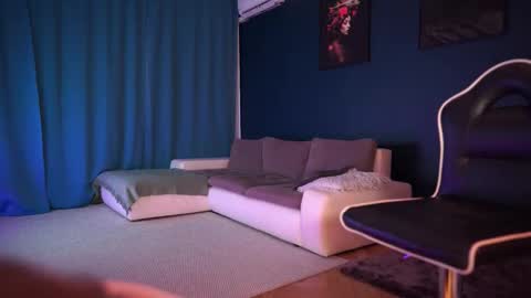 Snapshot of idontlikeguccibelts chatting on November 15, 2025, 4:58 pm Little Flower online show from November 15, 2025, 4:58 pm