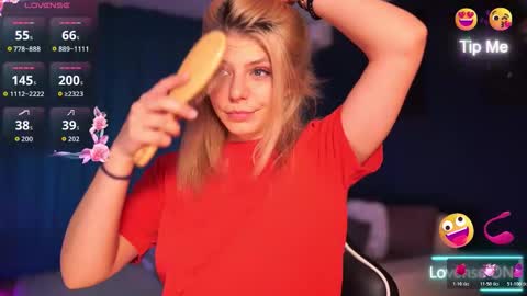 Snapshot of idontlikeguccibelts chatting on November 27, 2025, 5:15 pm Little Flower online show from November 27, 2025, 5:15 pm