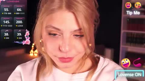 Snapshot of idontlikeguccibelts chatting on December 14, 2025, 6:45 pm Little Flower online show from December 14, 2025, 6:45 pm