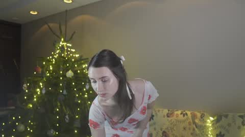 Belle online show from December 27, 2024, 1:50 pm