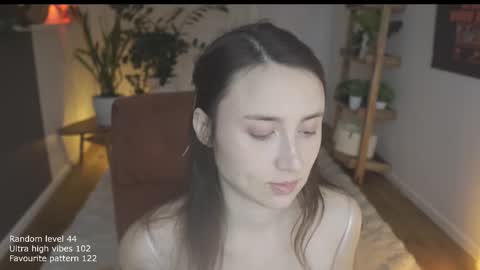 Belle online show from November 25, 2025, 12:27 pm