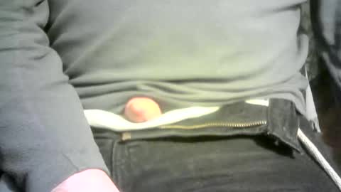 Snapshot of ignoredlittlestloser chatting on January 6, 2026, 10:08 am ignoredlittlestloser online show from January 6, 2026, 10:08 am
