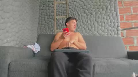 Snapshot of iham_28 chatting on December 18, 2025, 3:07 pm Iham online show from December 18, 2025, 3:07 pm