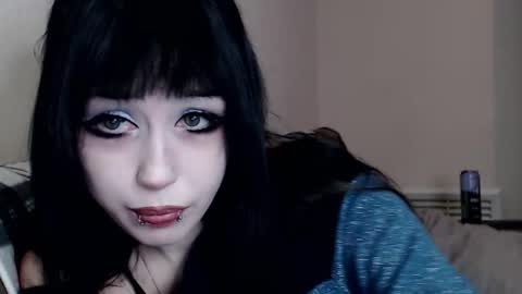 iiiiiiis online show from October 6, 2025, 9:34 pm