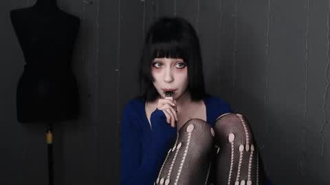 iiiiiiis online show from April 11, 2026, 10:36 pm