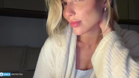 Snapshot of iiivy_ chatting on October 27, 2025, 11:09 pm Ivy online show from October 27, 2025, 11:09 pm