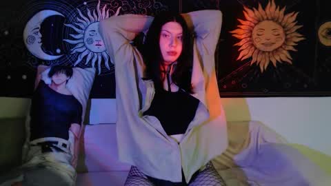 Vella online show from March 5, 2026, 6:04 pm