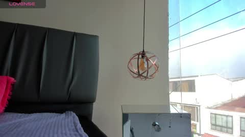 Isabella online show from April 14, 2026, 12:22 pm