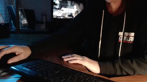 Snapshot of ijacker chatting on December 8, 2024, 1:24 am Michael online show from December 8, 2024, 1:24 am