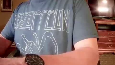 Snapshot of il_undercover chatting on January 7, 2026, 11:12 am il_undercover online show from January 7, 2026, 11:12 am