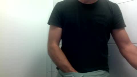 Snapshot of ilcaponero chatting on April 26, 2026, 9:45 pm ilcaponero online show from April 26, 2026, 9:45 pm